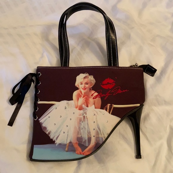 Purse - Picture 1 of 7